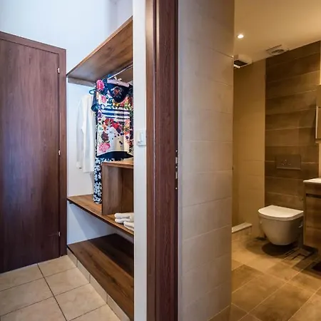 Play On The * Adamantas (Milos)