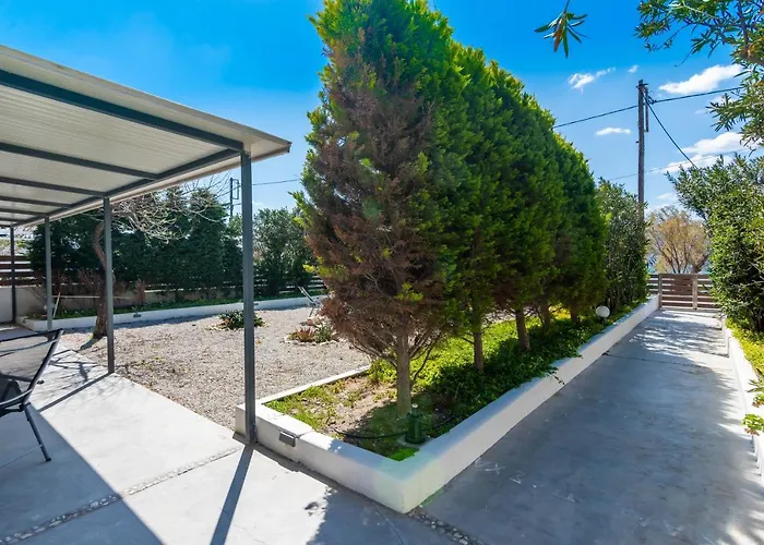 Play On The Adamantas (Milos)