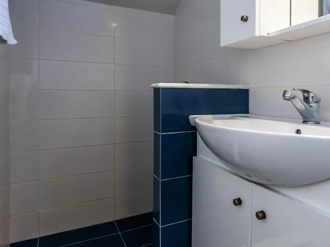 Play On The * Adamantas (Milos)