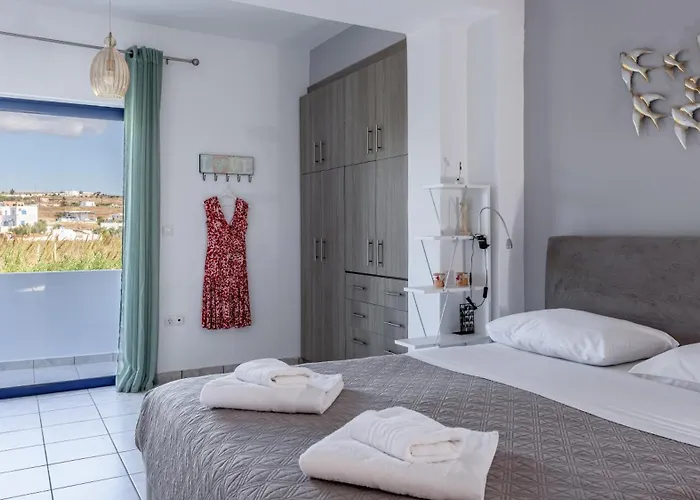 Play On The * Adamantas (Milos)