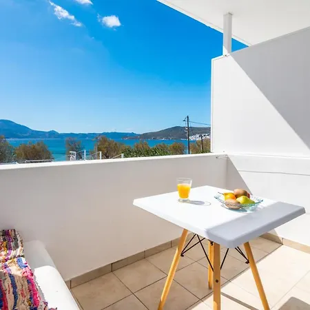 Play On The * אדאמאס