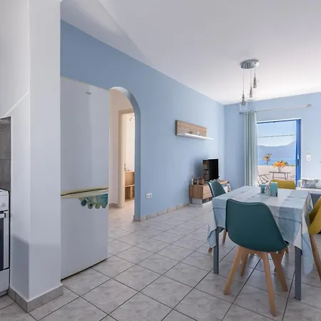 דירה Play On The *