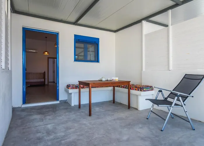 Play On The * Adamantas (Milos)