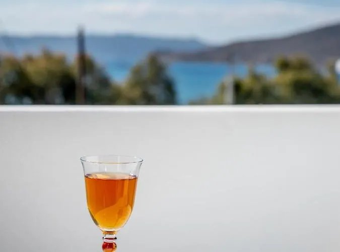 Play On The * Adamantas (Milos)